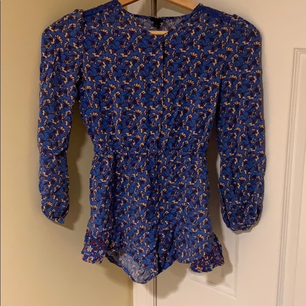 Girls onesie outfit size (shorts) size M (7/8)